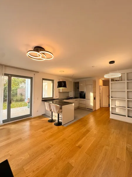 Moderne 3-Zimmer-Gartenwohnung mit Süd-Ost-Terrasse und Tiefgaragenstellplatz im Schweizer Park — photo 1